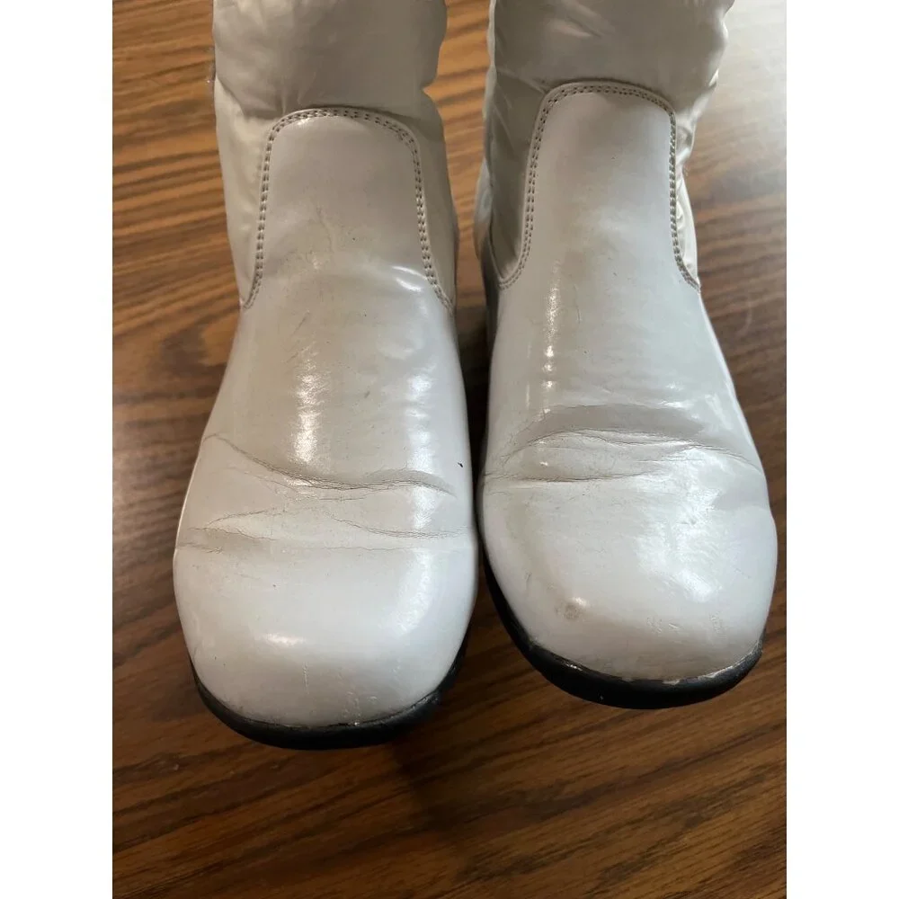 Khombu Style BW1582 white faux fur lined zippered boots size 8M